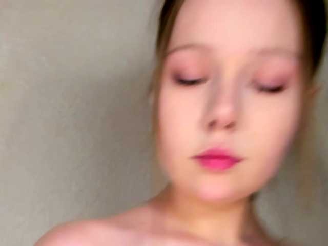 MelMooon live cam on BongaCams