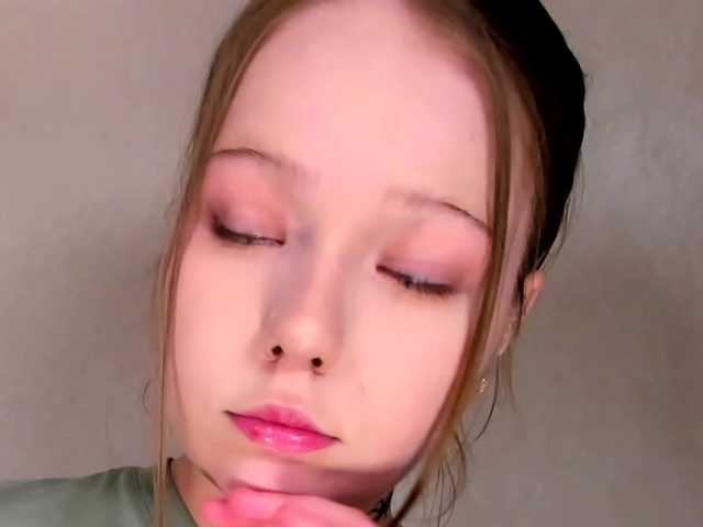 MelMooon live cam on BongaCams
