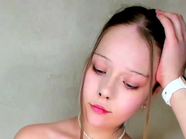 MelMooon live cam on BongaCams