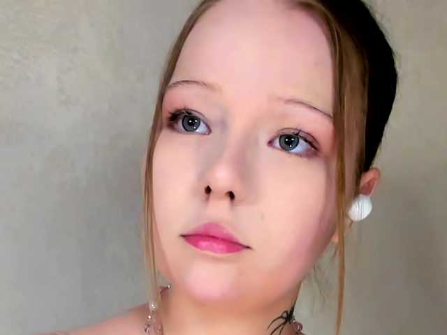 MelMooon live cam on BongaCams