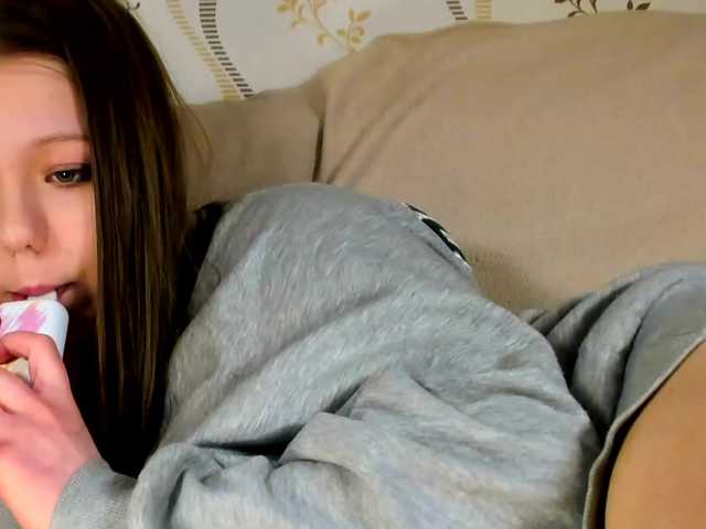 MelMooon's BongaCams show and profile