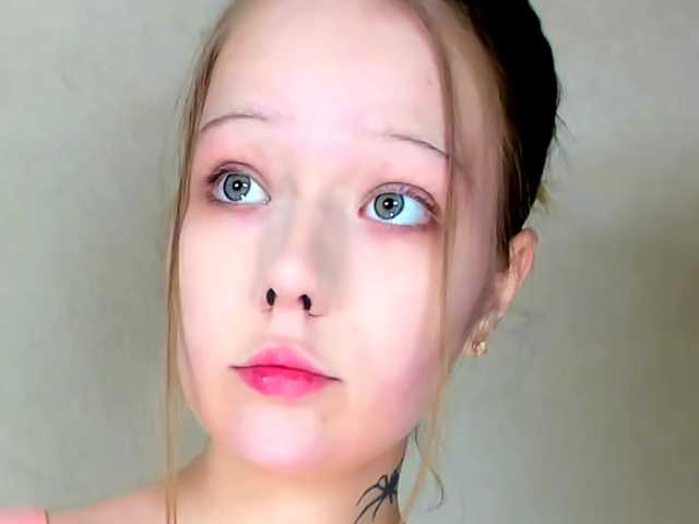 MelMooon live cam on BongaCams