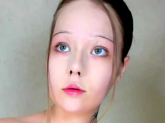 MelMooon live cam on BongaCams