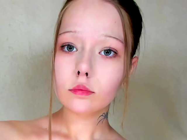 MelMooon live cam on BongaCams