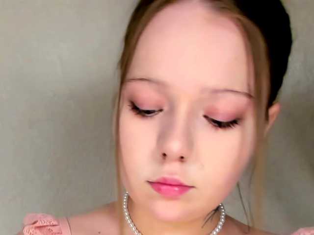 MelMooon live cam on BongaCams