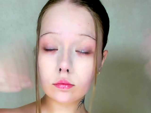 MelMooon live cam on BongaCams