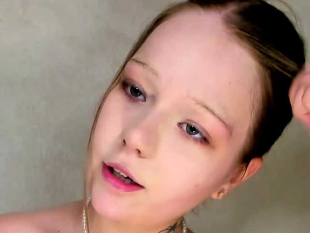 MelMooon live cam on BongaCams