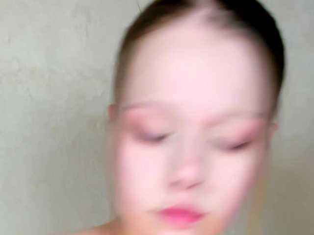 MelMooon live cam on BongaCams