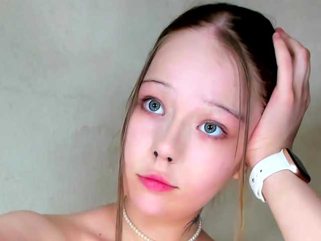 MelMooon live cam on BongaCams