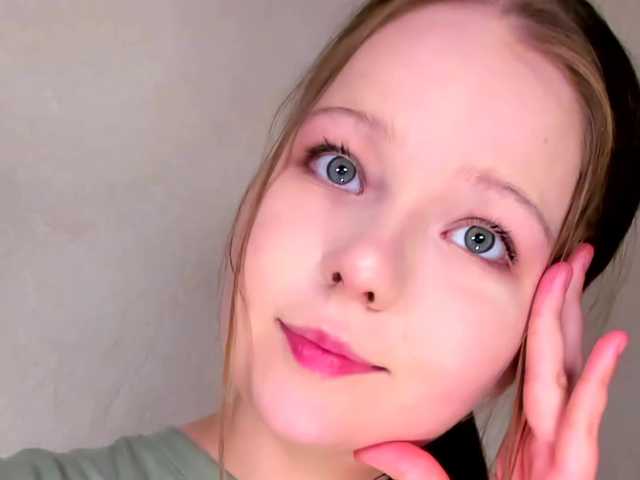 MelMooon live cam on BongaCams