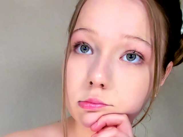 MelMooon live cam on BongaCams
