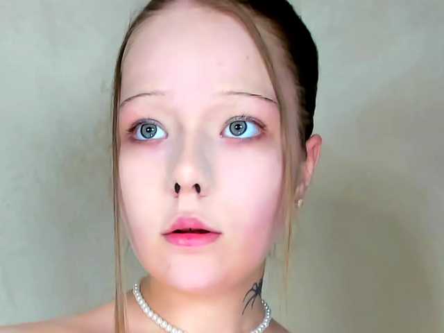 MelMooon live cam on BongaCams