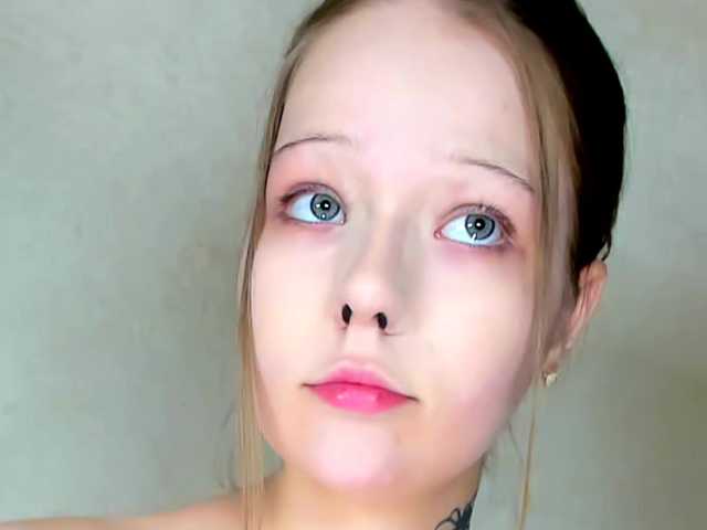 MelMooon live cam on BongaCams