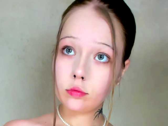 MelMooon live cam on BongaCams
