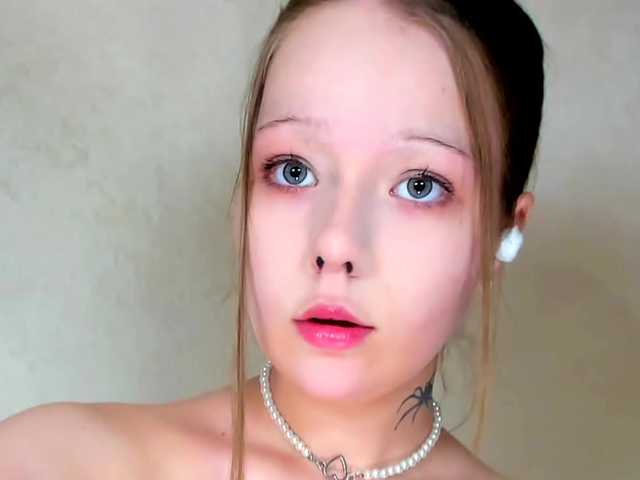 MelMooon live cam on BongaCams