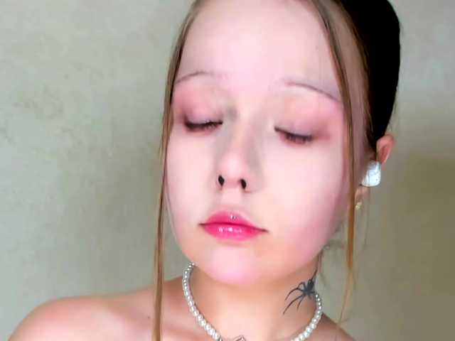 MelMooon live cam on BongaCams