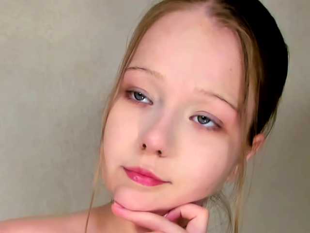 MelMooon live cam on BongaCams