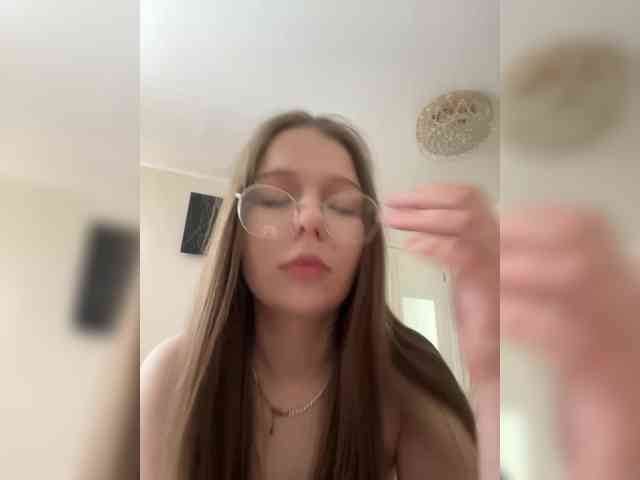 MelMooon webcam