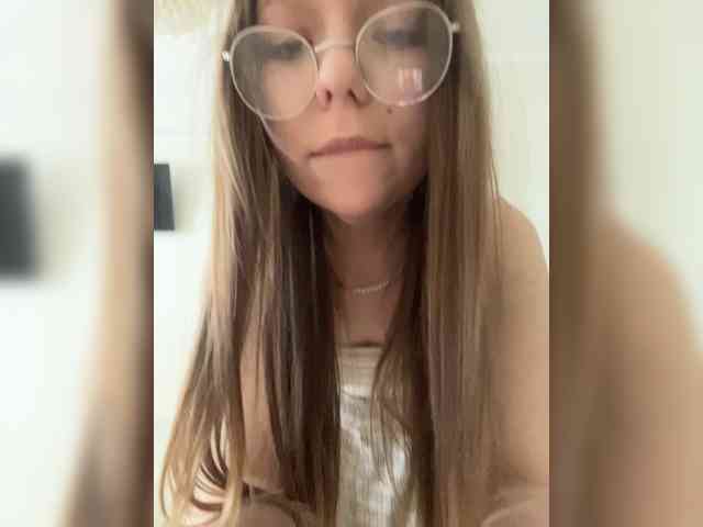MelMooon webcam