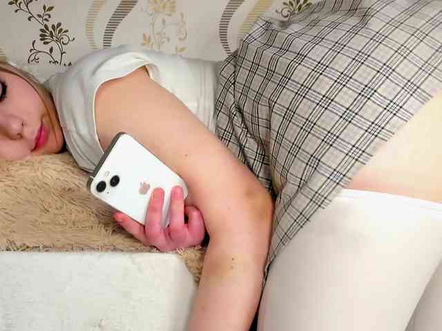 MelMooon webcam
