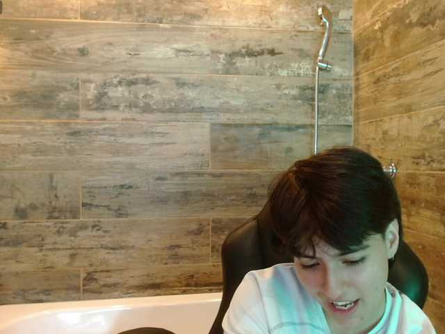 BryceEvans live cam preview