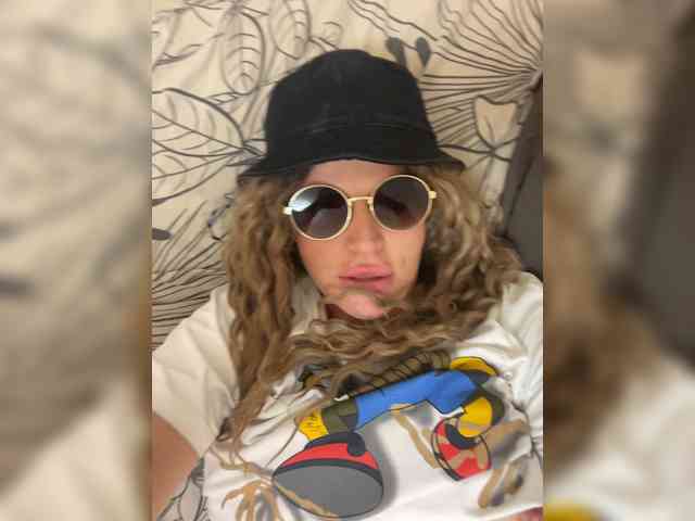 Oyster-lemon webcam