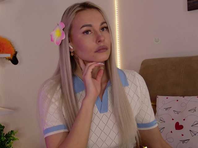 Katerina-space live cam on BongaCams