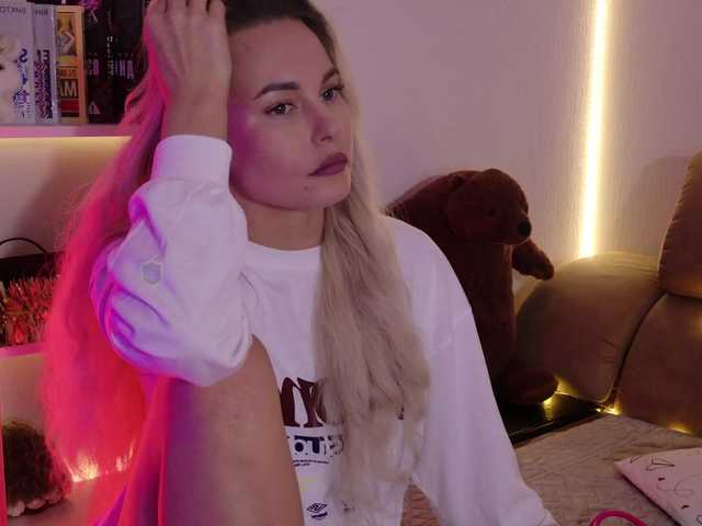 Katerina-space live cam on BongaCams