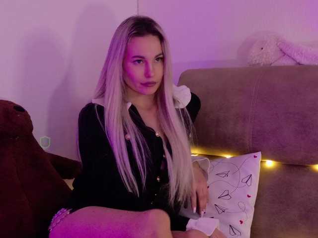 Katerina-space live cam on BongaCams
