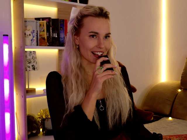 Katerina-space live cam on BongaCams