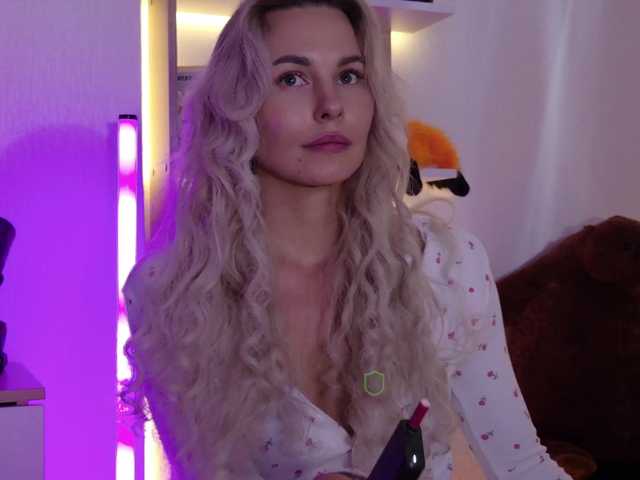 Katerina-space live cam on BongaCams