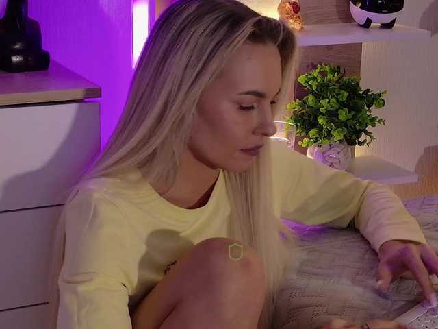 Katerina-space live cam on BongaCams