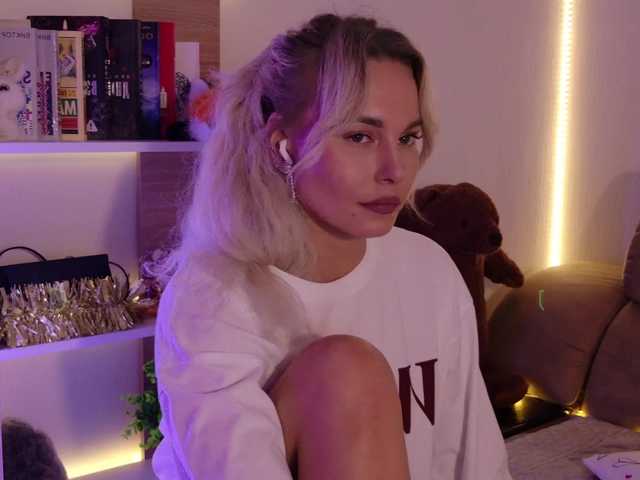 Katerina-space live cam on BongaCams