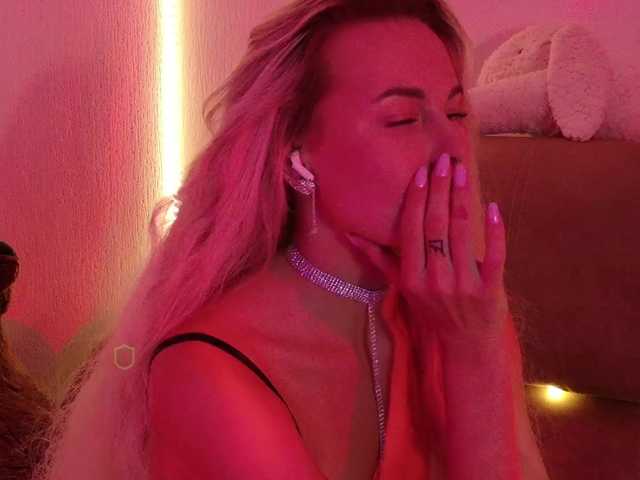 Katerina-space live cam on BongaCams