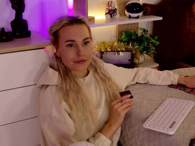 Katerina-space live cam on BongaCams