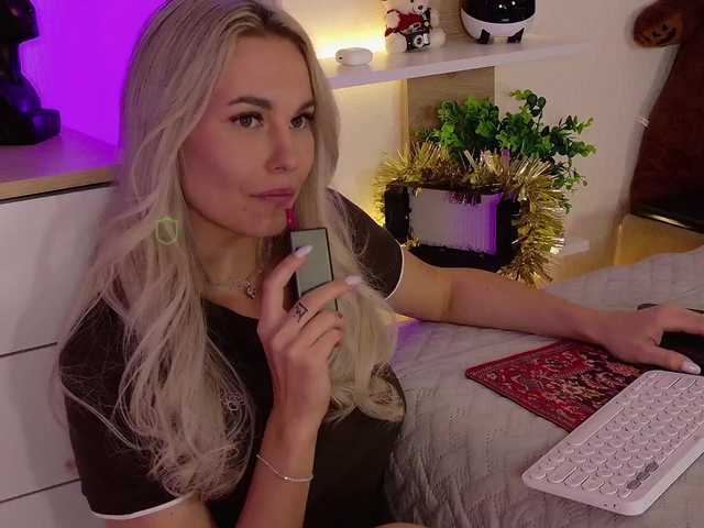 Katerina-space live cam on BongaCams