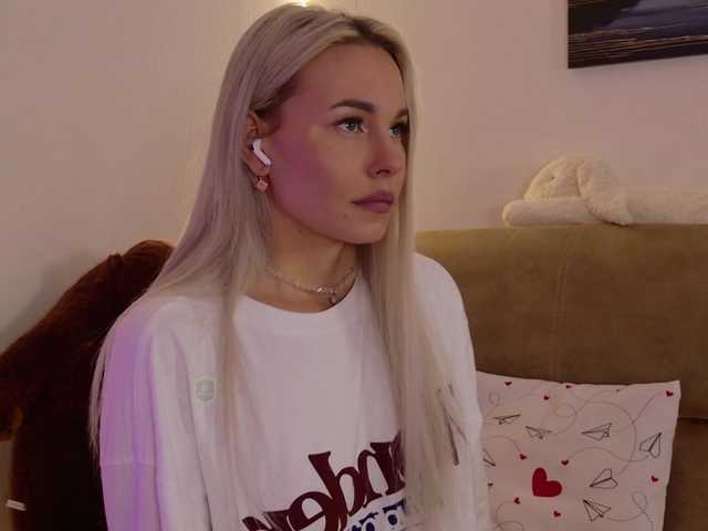 Katerina-space live cam on BongaCams
