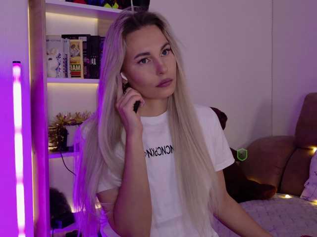 Katerina-space live cam on BongaCams