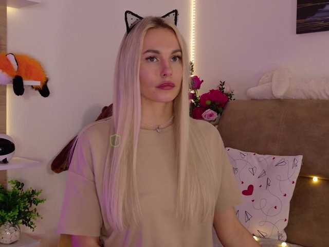 Katerina-space live cam on BongaCams
