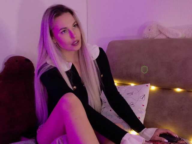 Katerina-space live cam on BongaCams