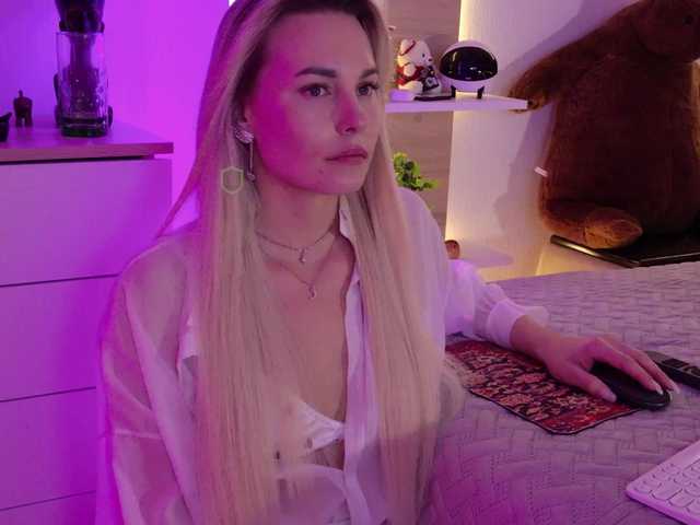 Katerina-space live cam on BongaCams