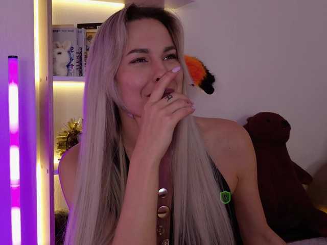 Katerina-space live cam on BongaCams