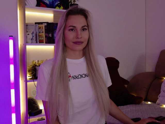 Katerina-space live cam on BongaCams