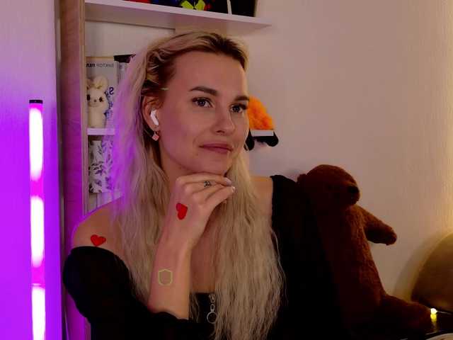 Katerina-space live cam on BongaCams