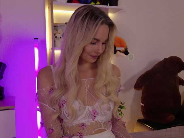 Katerina-space live cam on BongaCams