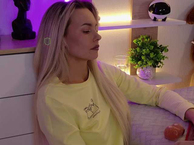 Katerina-space live cam on BongaCams