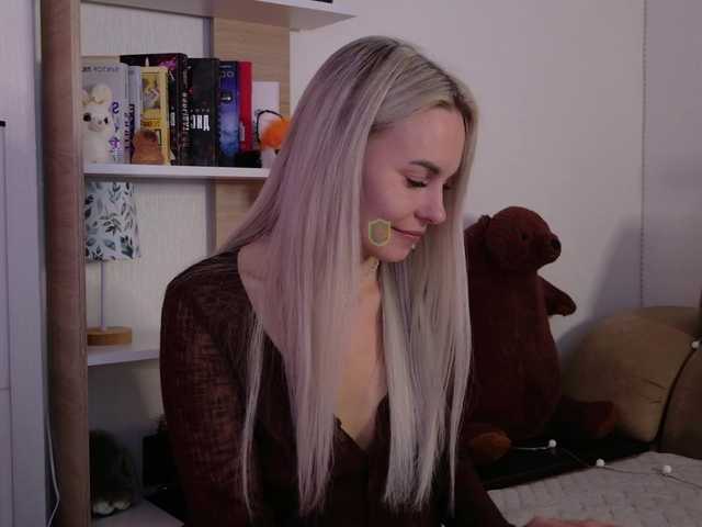 Katerina-space live cam on BongaCams