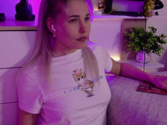 Katerina-space live cam on BongaCams