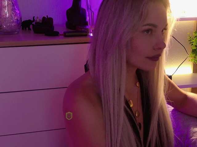 Katerina-space live cam on BongaCams