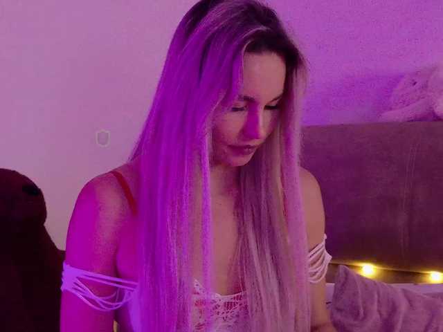 Katerina-space live cam on BongaCams